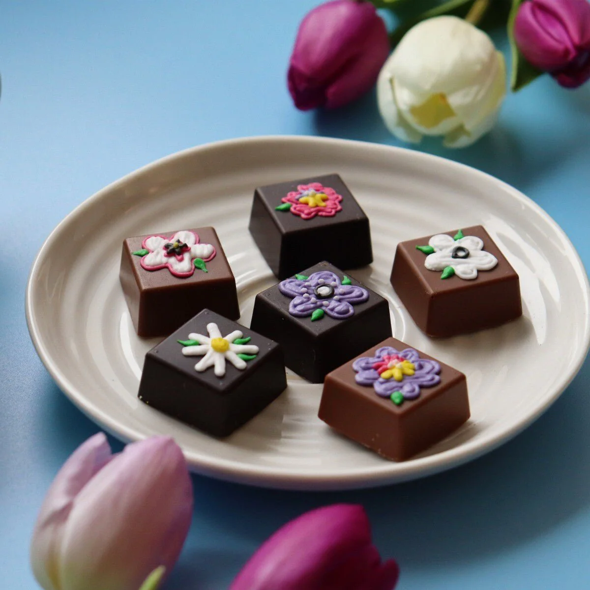Personalised Bouquet Chocolates Medium Tin - Image 3
